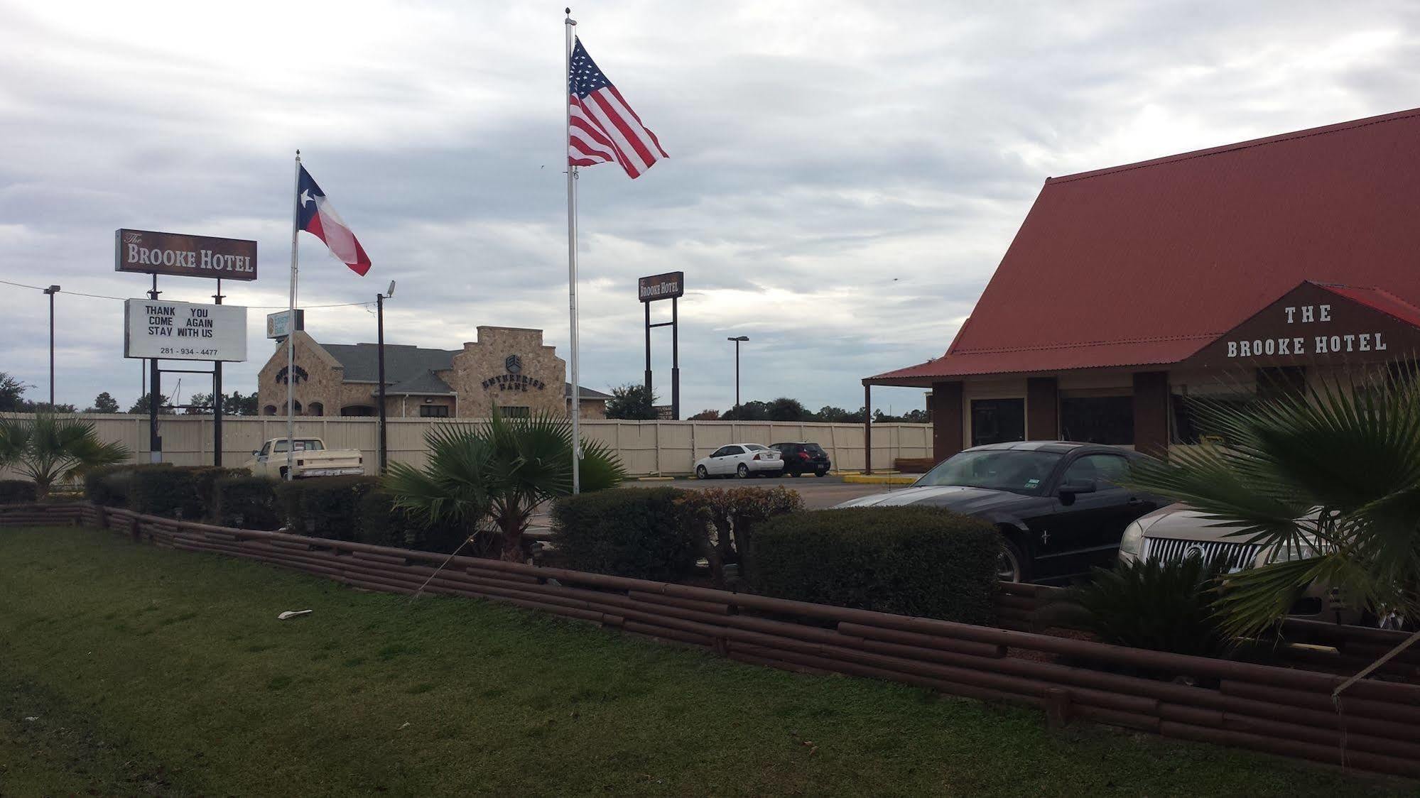 The Brooke Hotel Brookshire Exterior photo