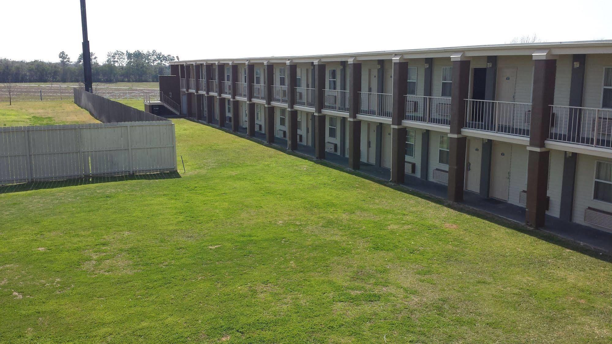 The Brooke Hotel Brookshire Exterior photo